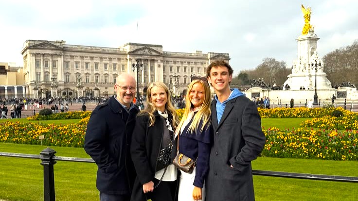 buckingham palace.jpg