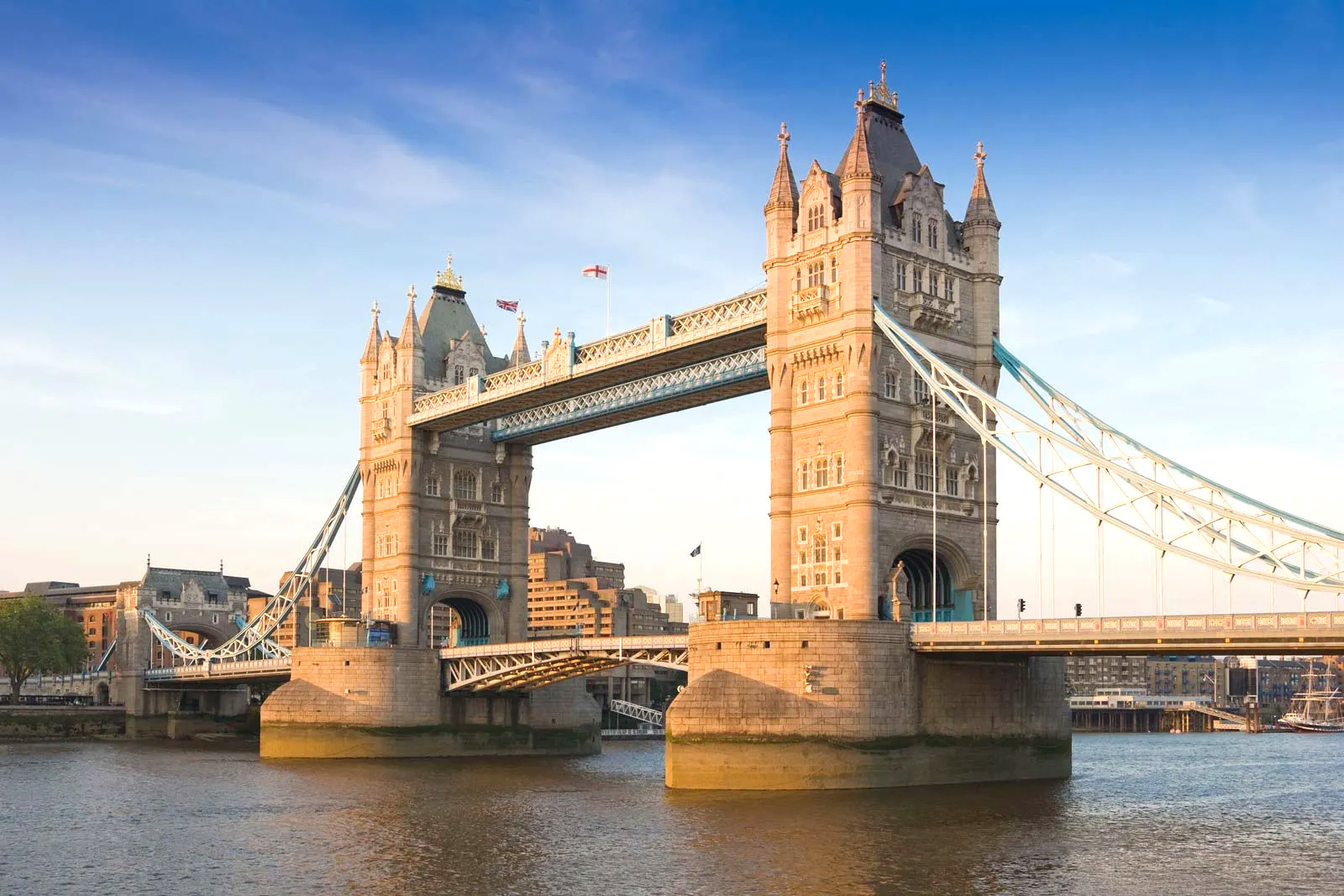 Tower-Bridge-River-Thames-London.jpg
