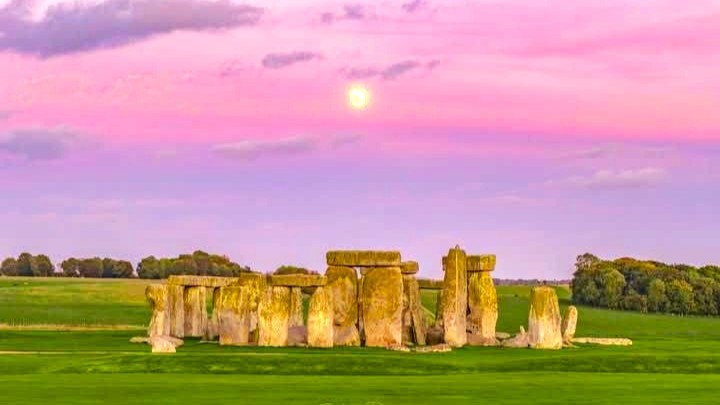 Stonehenge.jpg